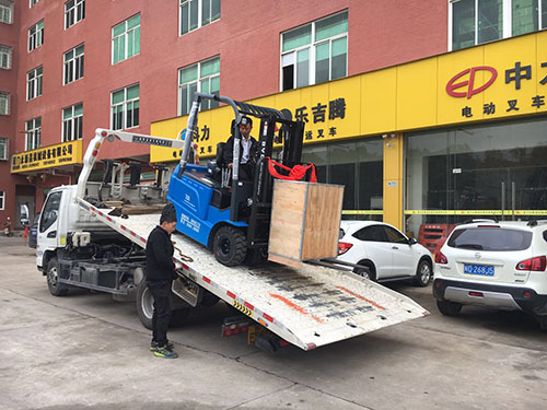 廈門電動叉車公司，銷售比亞迪電動叉車2.5噸一臺